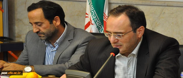 دکتر مهر محمدی در آیین معارفه ی سرپرست پردیس شهید بهشتی مشهد

ایجاد فرصت های آزاد اندیشی دانشجو معلمان، از مطالبات جدی دانشگاه فرهنگیان است 2