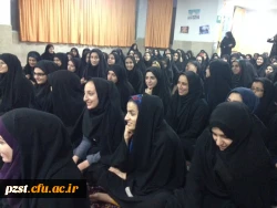 نشست ریاست پردیس با دانشجویان در خوابگاه به مناسبت روز دانشجو