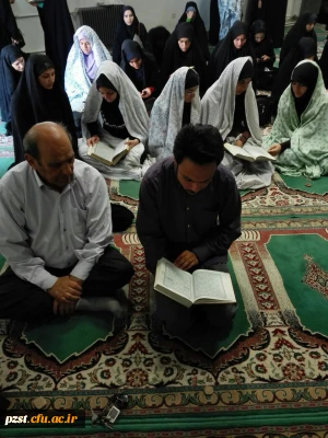 برگزاری نماز آیات به جماعت در پی خسوف و قرائت قرآن ( هدیه به درگذشتگان حادثه منا )