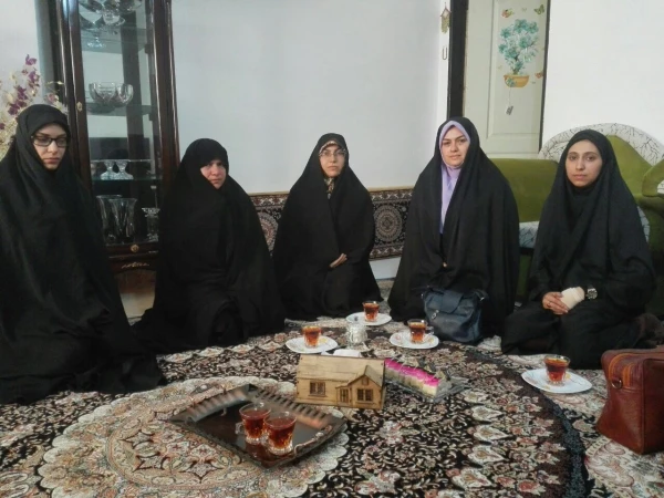 دیدار ریاست پردیس و دانشجویان از خانواده ی شهید محمدحسینی