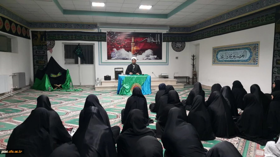 اقامه نماز جماعت ، پرسش و پاسخ صمیمانه و سخنرانی به مناسبت ایام عزاداری سالار شهیدان