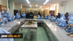 بازدید دانش آموزان از کتابخانه