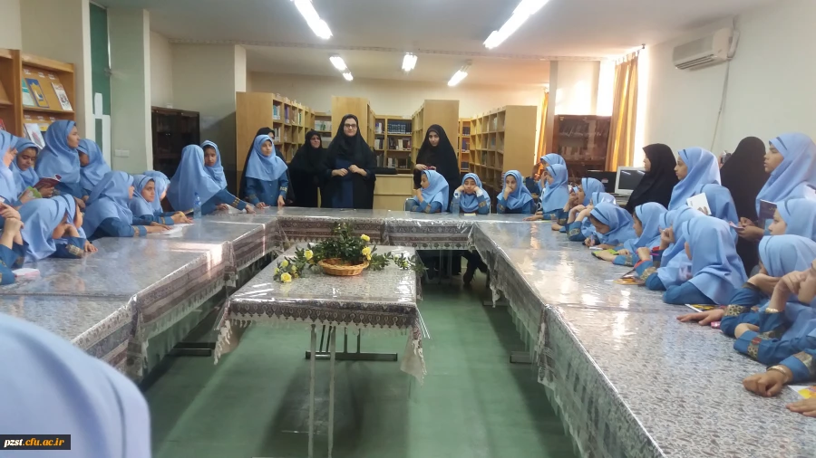 بازدید دانش آموزان از کتابخانه