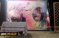 افتخار حضور جناب آقای دکتر قنبری در بین دانشجویان پردیس زینبیه