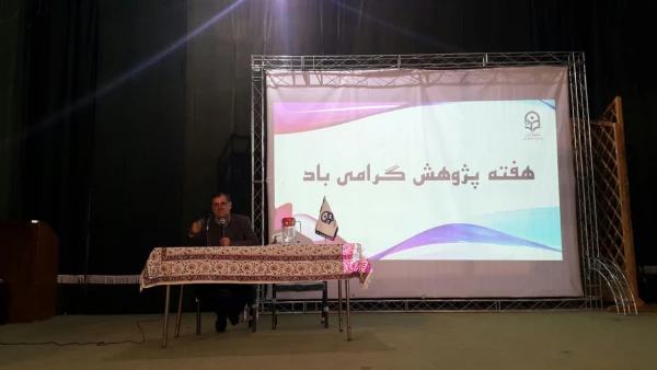 بازدید دکتر ساکی از پردیس زینبیه به مناسبت هفته ی پژوهش