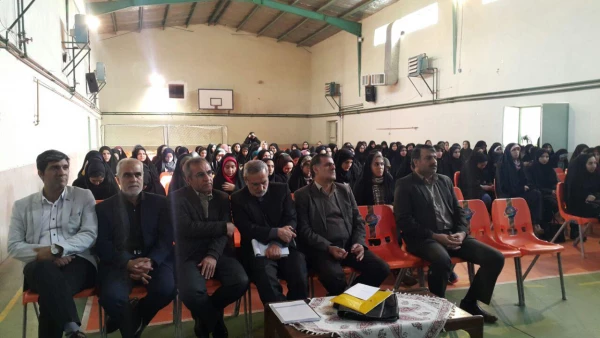 بازدید دکتر ساکی از پردیس زینبیه به مناسبت هفته ی پژوهش