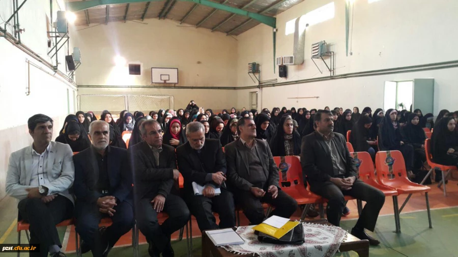 بازدید دکتر ساکی از پردیس زینبیه به مناسبت هفته ی پژوهش