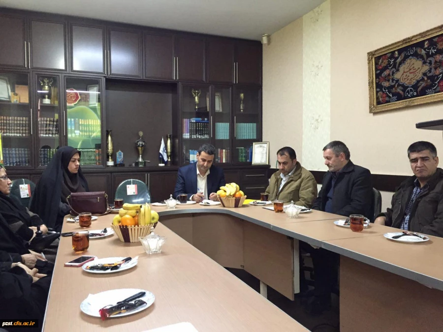 نشست صمیمانه مسئولین  مدیریت امور پردیس های  استان تهران با کارکنان پردیس زینبیه