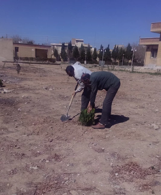 دو باغبانِ مهربان...