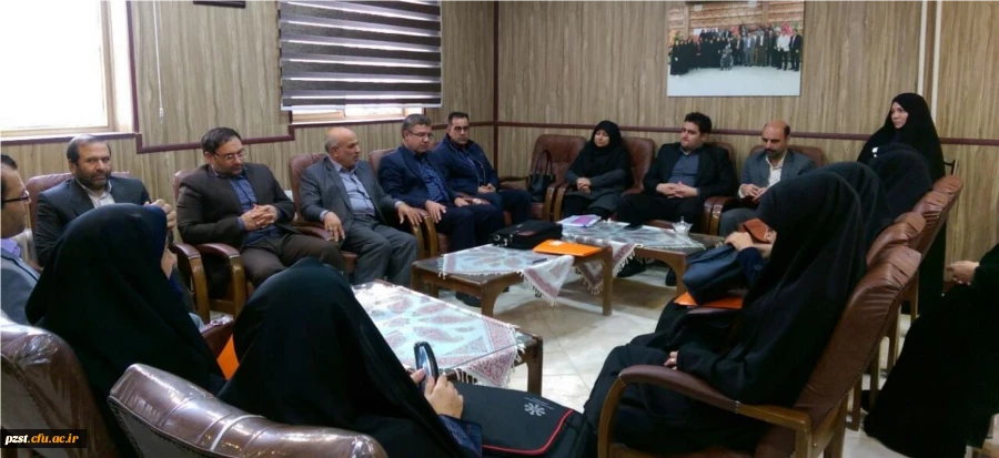 معاون آموزش و تحصیلات تکمیلی  دانشگاه در بازدید از پردیس بیان کرد:

 " مدیریت این پردیس باید سرلوحه ی سایر پردیس ها قرار گیرد."