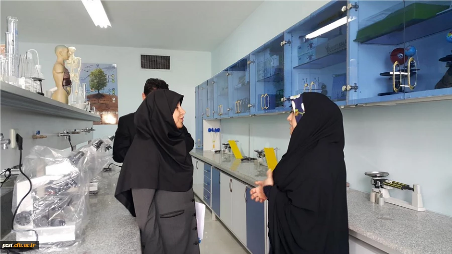 معاون آموزش و تحصیلات تکمیلی  دانشگاه در بازدید از پردیس بیان کرد:

 " مدیریت این پردیس باید سرلوحه ی سایر پردیس ها قرار گیرد."