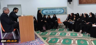 به مناسبت بزرگداشت هفته معلم؛

 آخرین نشست کتابخوان در سال تحصیلی جاری برگزار شد.