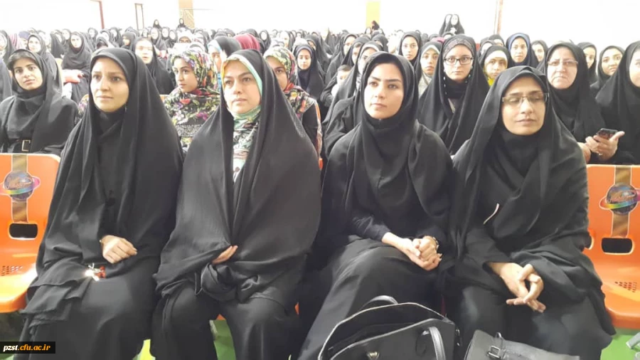 مراسم گرامیداشت مقام معلم  در سالن چندمنظوره استاد جلال برگزار شد.