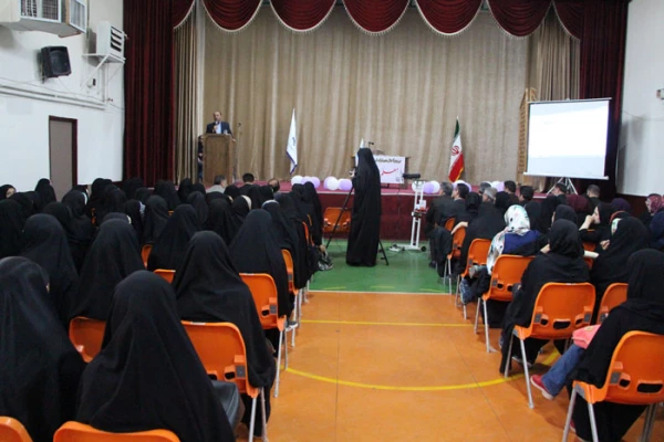 مراسم گرامیداشت مقام معلم  در سالن چندمنظوره استاد جلال برگزار شد.