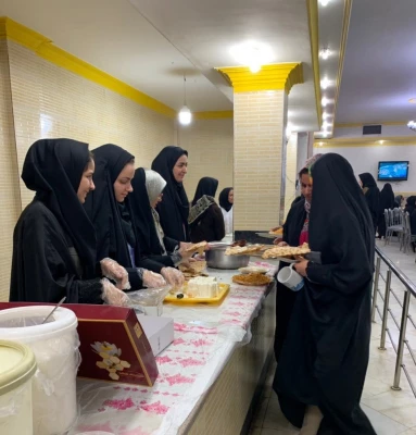 معاون توسعه و امور دانشجویی پردیس  اولین شب ماه مبارک رمضان را در میان دانشجویان گذراند.