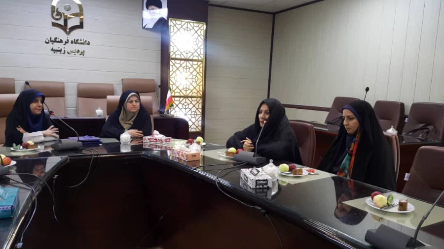 مراسم تودیع و معارفه ی معاون آموزش ، پژوهش و فرهنگی پردیس برگزار شد.