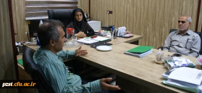 جلسه ساماندهی منابع انسانی و فیزیکیِ سال تحصیلی جدید در حال برگزاری است.