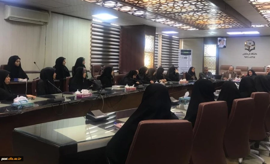 بازدید سرپرست مدیریت امور پردیس های استان تهران و هیئت همراه از پردیس زینبیه