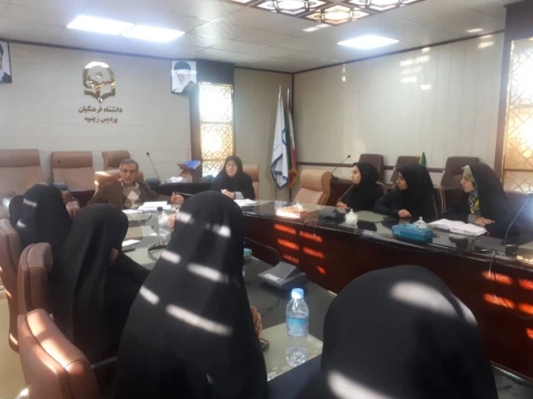 نشست صمیمانه معاون آموزش با دبیران کانون ها