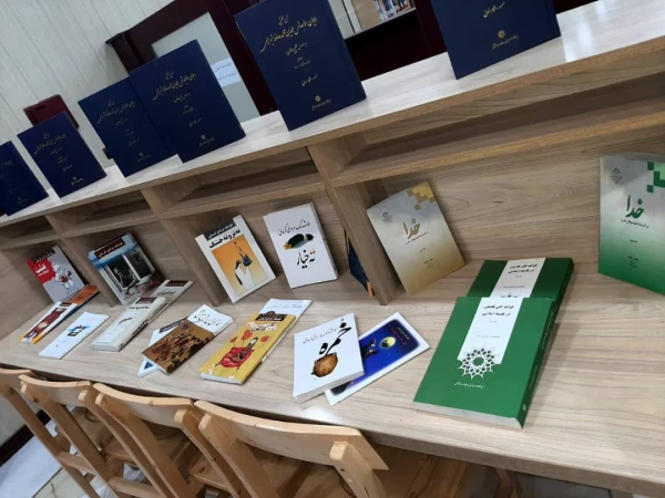 خرید کتاب های جدید برای کتابخانه استاد طباطبایی