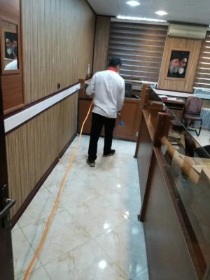 ضد عفونی کردن ساختمان اداری در راستای پیشگیری از شیوع ویروس کرونا