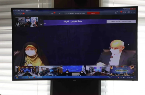 در نشست هم اندیشی وزیر آموزش و پرورش با مدیران زن سراسر کشور:
دانشگاه فرهنگیان گلوگاه خروج زنان و مادران آینده ساز کشور است / اهتمام مسئولان به تربیت اقتصادی و آموزش مهارت های هنری دانشجو معلمان دختر ضروری است.