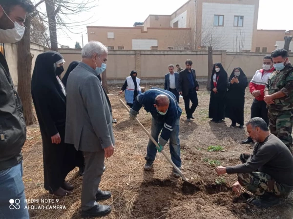 کاشت نهال ایثار به مناسبت روز درختکاری و اعیاد مبارک شعبانیه