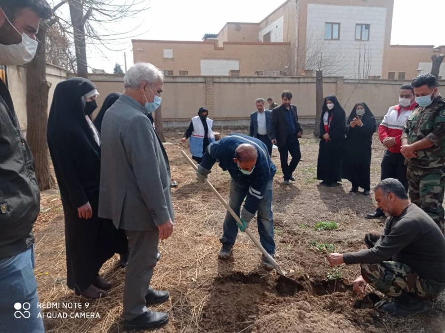 کاشت نهال ایثار به مناسبت روز درختکاری و اعیاد مبارک شعبانیه