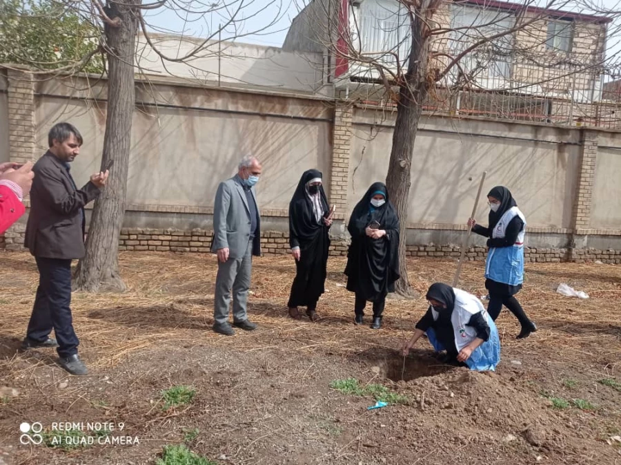 کاشت نهال ایثار به مناسبت روز درختکاری و اعیاد مبارک شعبانیه