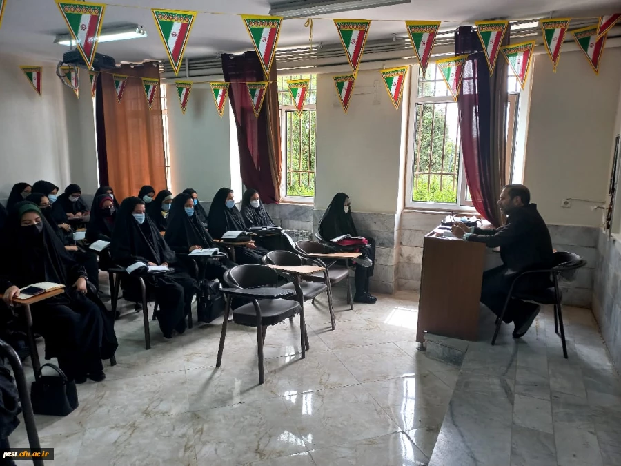 حضور دانشجویان در کلاس های درس زینبیه 3
