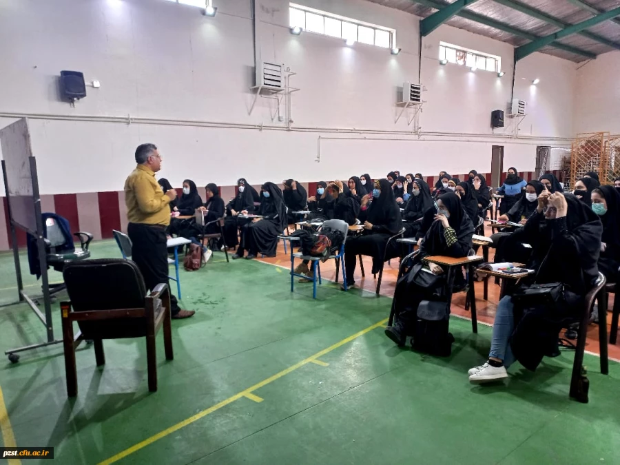 حضور دانشجویان در کلاس های درس زینبیه