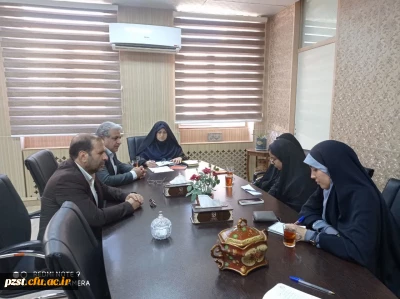 برگزاری جلسه با اعضای شورای صنفی و بسیج دانشجویی