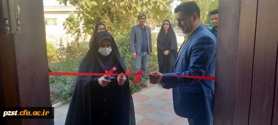 افتتاحیه نمایشگاه کتاب به مناسبت هفته کتاب و کتاب خوانی