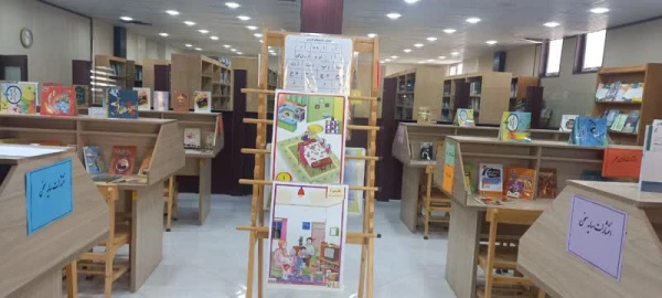 افتتاحیه نمایشگاه کتاب به مناسبت هفته کتاب و کتاب خوانی