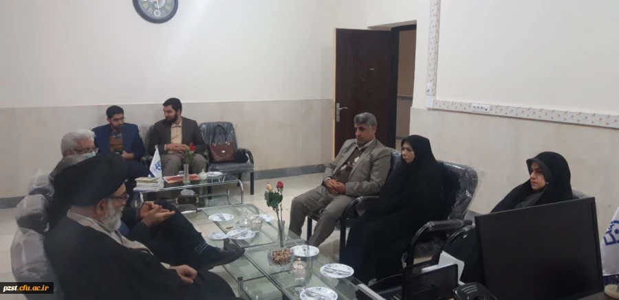 برگزاری جلسه با امام جمعه موقت ورامین و فرمانده بسیج ادارت  2