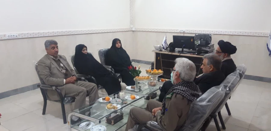 برگزاری جلسه با امام جمعه موقت ورامین و فرمانده بسیج ادارت  3