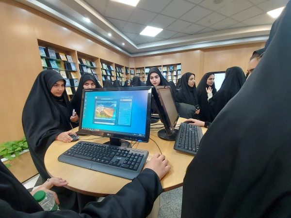 بازدید دانشجویان رشته الهیات از مرکز تحقیقات علوم کامپیوتری نور در استان قم