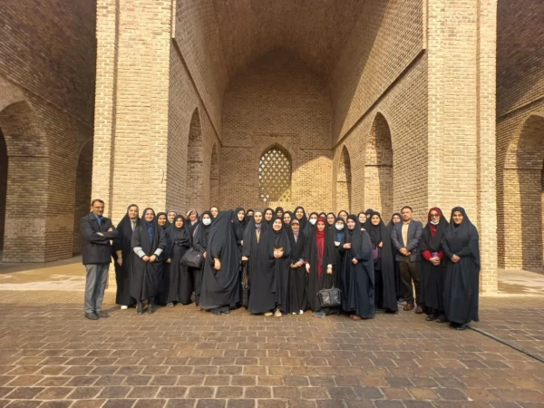 بازدید دانشجویان از مسجد جامع و قلعه ایرج ورامین