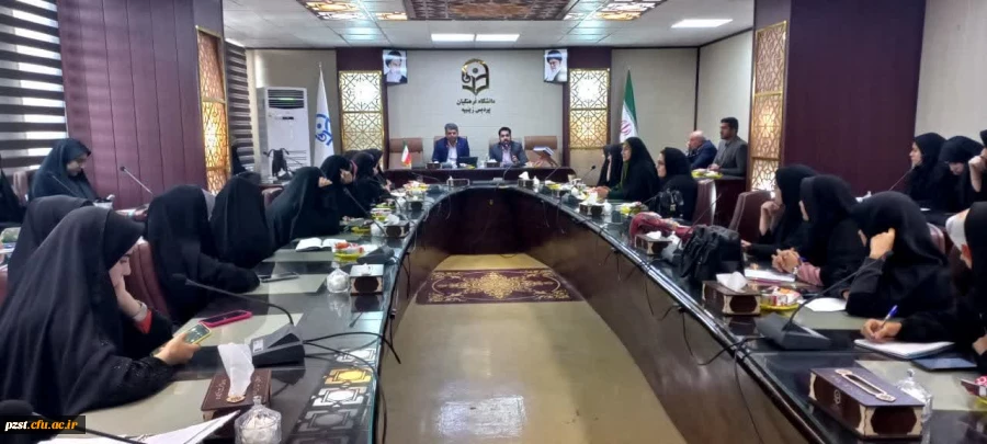 نشست بررسی نقش تربیتی معلمان به مناسبت هفته بزرگداشت معلم  2