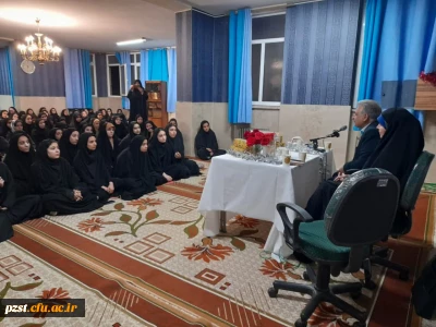 نشست صمیمانه مسئولین با دانشجویان خوابگاهی به مناسبت هفته سراهای دانشجویی