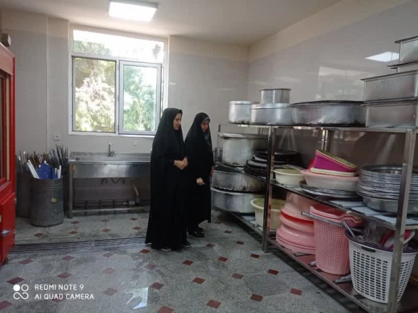 بازدید ارزیاب مدیریت استان از فضاهای ( آشپزخانه، سردخانه،انبار و سالن غذاخوری) 2