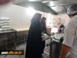 بازدید ارزیاب مدیریت استان از فضاهای ( آشپزخانه، سردخانه،انبار و سالن غذاخوری) 2
