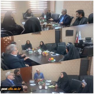 جلسه به مناسبت هفته کتاب و کتاب خوانی
  