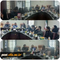 رونمایی از دو کتاب با حضور مسئولین شهرستان و پردیس زینبیه 2