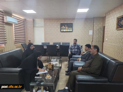 نشست اداره بنیاد شهید و اداره اوقاف شهرستان با پردیس زینبیه جهت برگزاری یادواره شهید ادواردو آنیلی