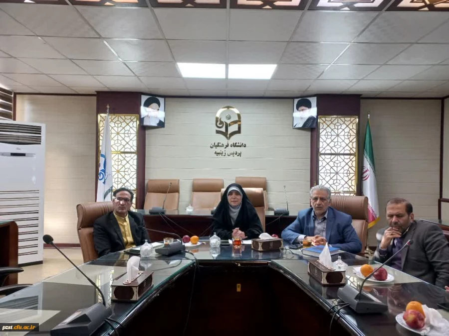 نشست هم اندیشی مسئولین پردیس با اساتید موظف و مدعو 2