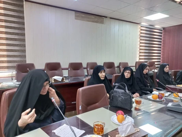 نشست هم اندیشی مسئولین پردیس با اساتید موظف و مدعو 5