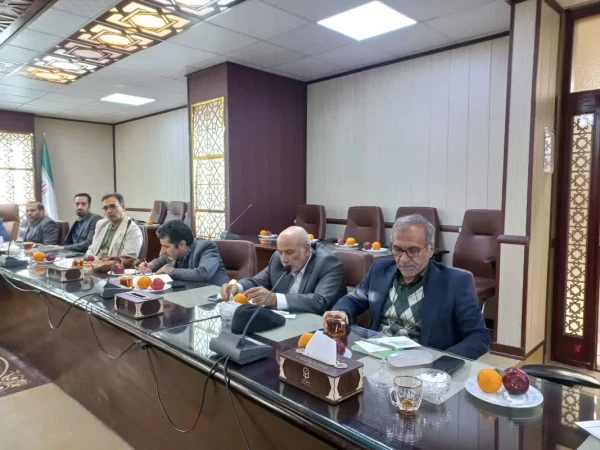 نشست هم اندیشی مسئولین پردیس با اساتید موظف و مدعو 8