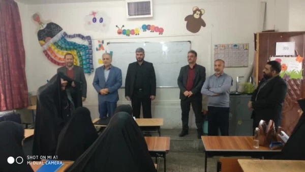 بازدید نماینده شهرستان از برگزاری کلاس های مهارت آموزان 2