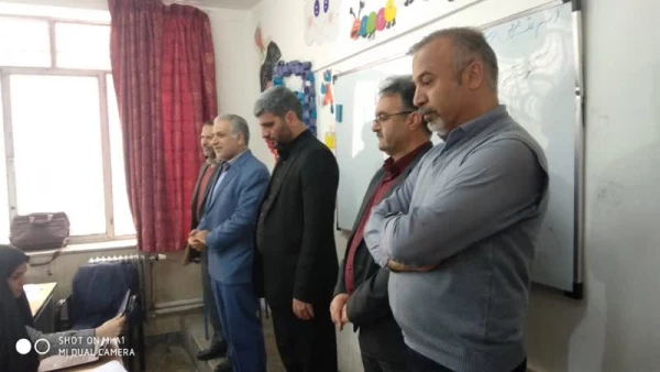 بازدید نماینده شهرستان از برگزاری کلاس های مهارت آموزان 3